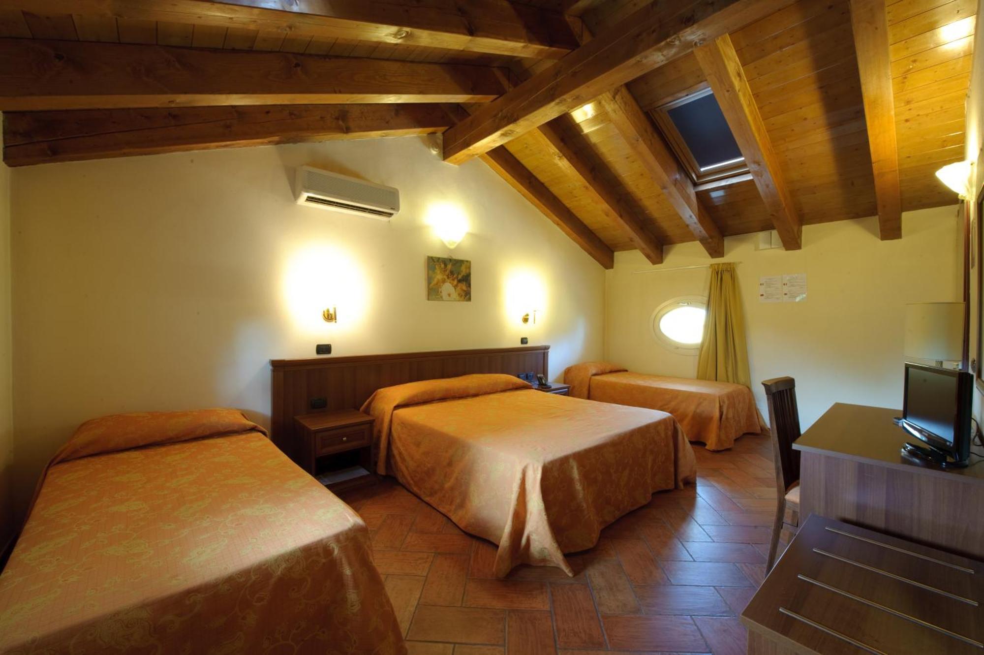 Corte Degli Estensi Formigine Luaran gambar