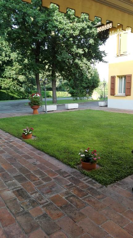 Corte Degli Estensi Formigine Luaran gambar