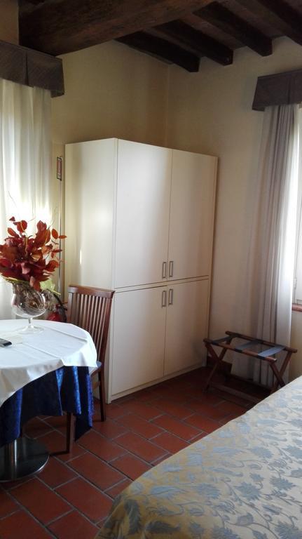 Corte Degli Estensi Formigine Luaran gambar