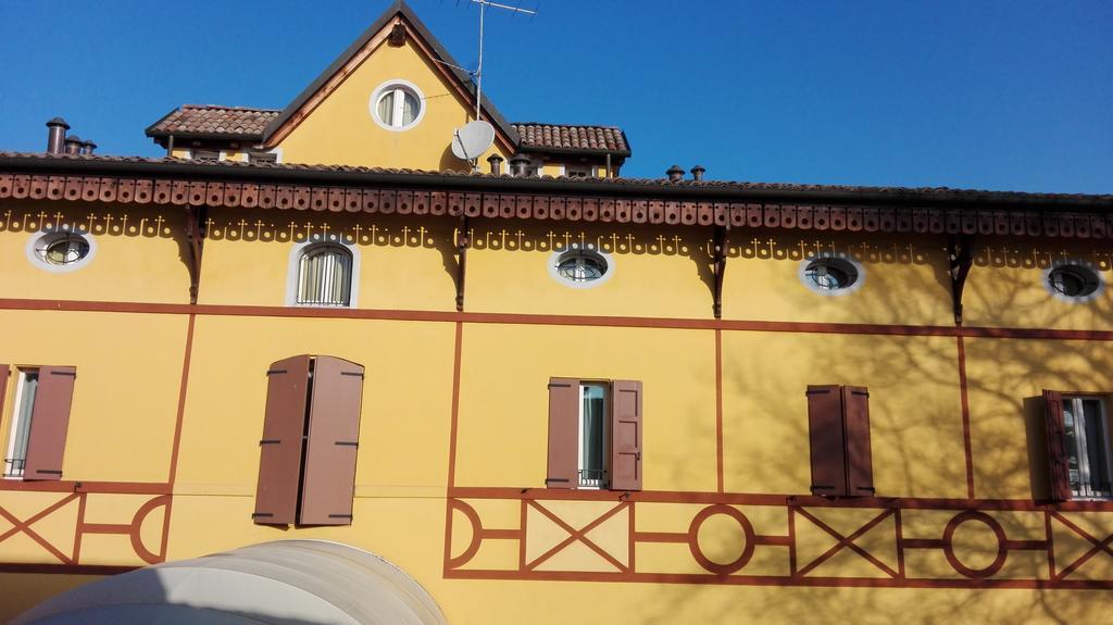 Corte Degli Estensi Formigine Luaran gambar