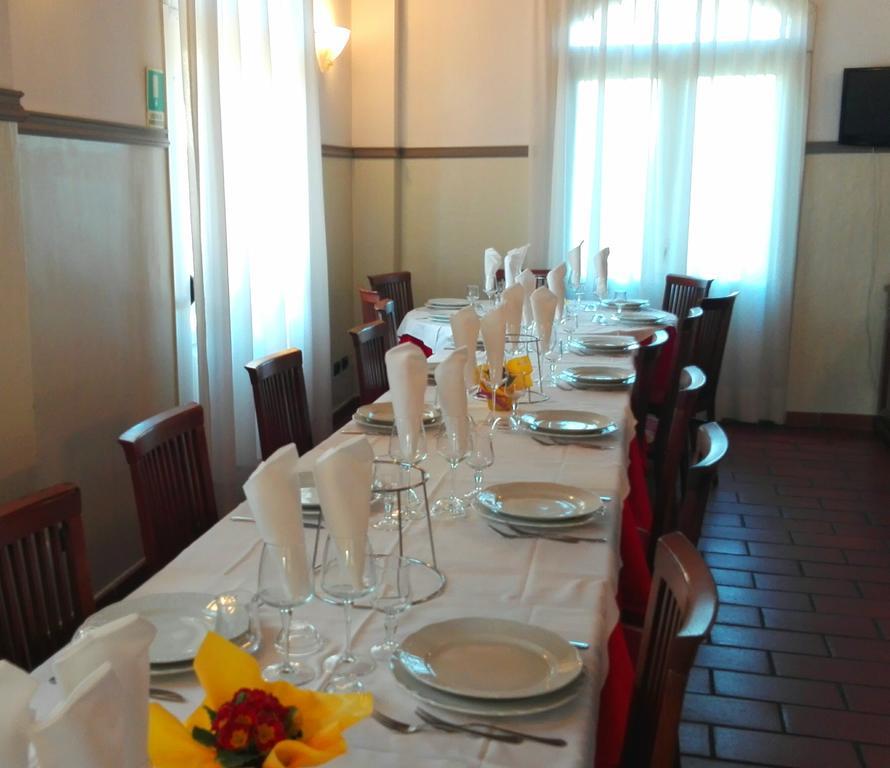 Corte Degli Estensi Formigine Luaran gambar