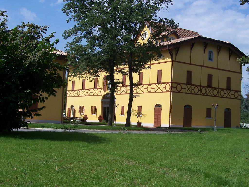 Corte Degli Estensi Formigine Luaran gambar